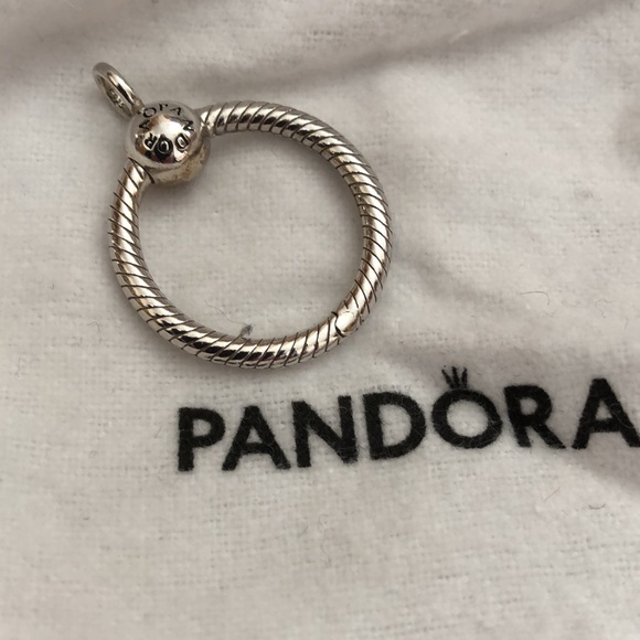 Pandora Moments small “O” pendent - Picture 3 of 8